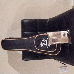 Donner DUS-100 21 in Ukulele  & Tuner